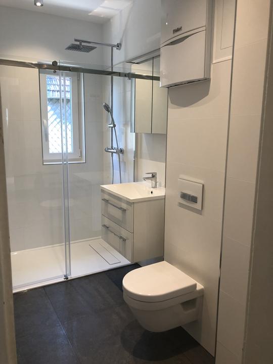Nachher: Kleines Bad: Dusche statt Wanne